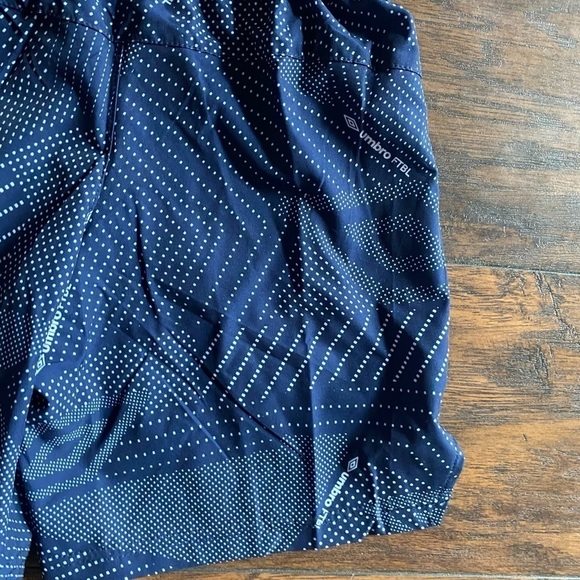 Umbro, Boys, Shorts, Navy, Size Small 6/7 NWT - Picture 9 of 14